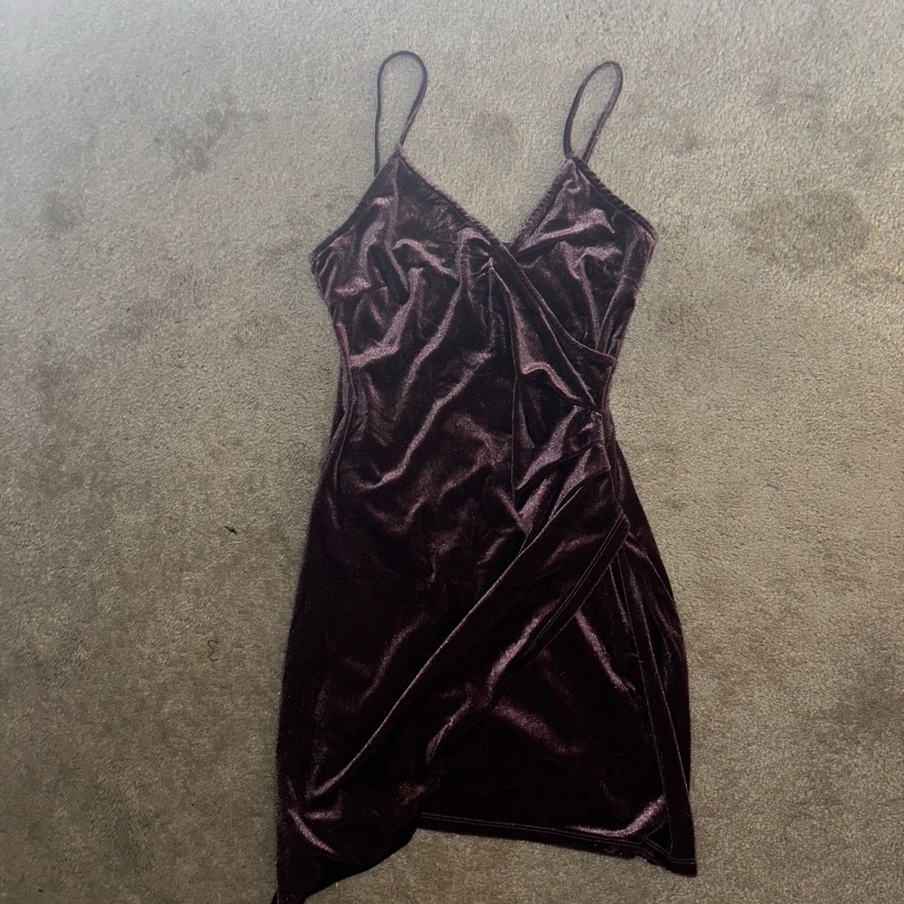 Elegant Velvet Spaghetti Strap Dress